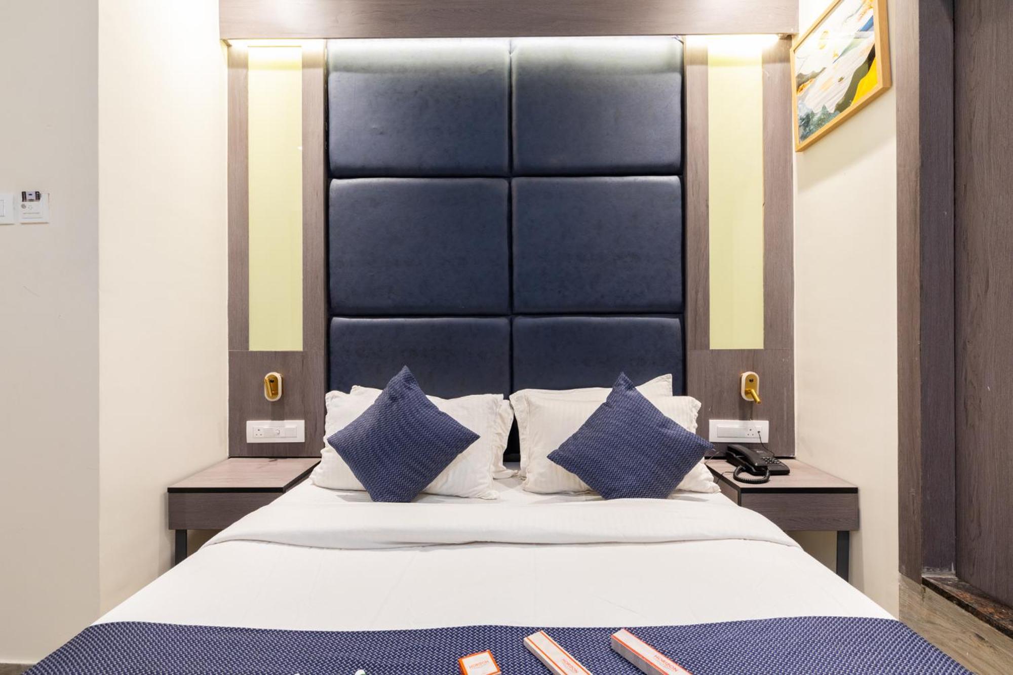 Horizon Inn Near Exhibition Center Bombay Extérieur photo